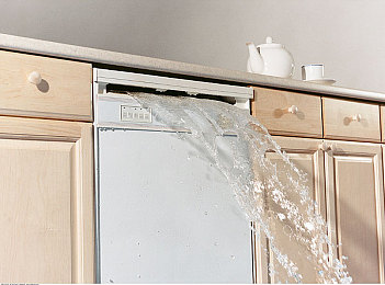 军官男男：双雄共驭钢铁座驾，近未来战场羁绊之旅今日正式启程-3