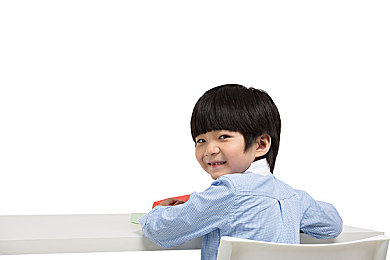 男生女生一起查查查：竞速与解谜交织，双人协作新游《极速探案线》今日深度评测-5