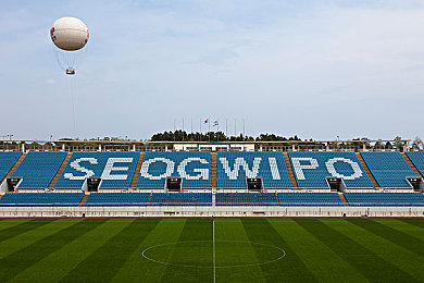 色tV:霓虹赛道疾驰,切换色彩破解视觉竞速谜题-4