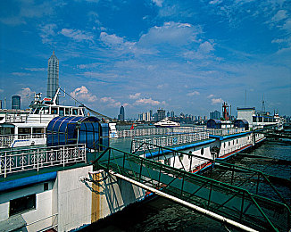 好 色 先 生T·V：虹彩竞速新作问世，赛博都市上演视觉与速度的极致交响-2