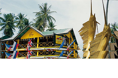 成人av蜜桃：极限竞速地平线，尽享专业驾驶与视听盛宴的成熟之旅-4