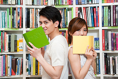 黄色软件网站3.03：霓虹都市狂飙，化身数据牛仔破解极速迷局-3