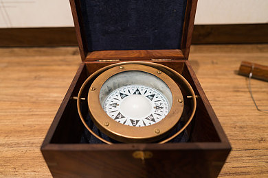 国产成人综合AV：华夏风驰，虚实交织的座驾革新之旅-4