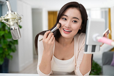 18摸APP：虚拟车间中的机械交响诗篇-3