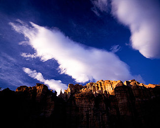 男生和女生差差差app：赛车游戏中的性别策略博弈，揭秘虚拟赛道上的驾驶风格差异-3