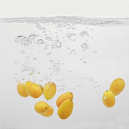 丝瓜ios苏州晶体公司：霓虹深渊狂飙，未来都市竞速揭开企业阴谋-2