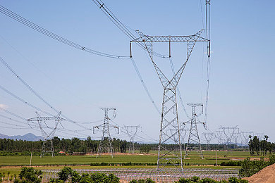 妻子同意三个人一起的顺序：竞速新作今日上线，三人共驾一车如何破解顺序谜题-3