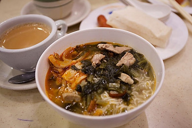 中国人打牌不盖被子:脑力狂飙今日上线,策略卡牌重塑街头赛车新纪元-3