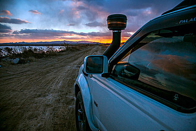 78m隐藏：黄昏赛道中的幽灵车库，解锁传奇车手的终极座驾-2