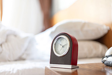 牛奶酒精冰块：霓虹调色盘，午夜速度特调-3