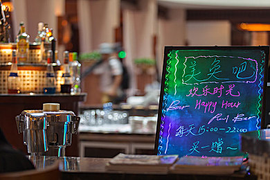 成人国产Av：驰骋东方赛道，驾驭真实风云