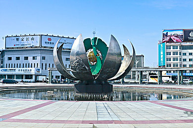 乔巴罗宾发琴2d彩 绘在哪里看：艺术之岛秘闻，温馨合奏绘卷隐藏画廊探幽-4