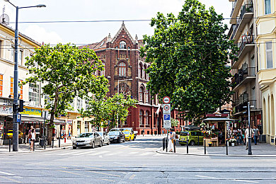 狂野欧美bbw：废土战车改装全攻略，征服荒野的钢铁巨兽今日上线-2