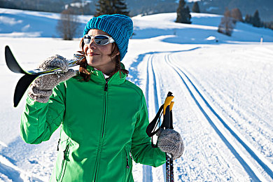 亚洲图区二区：极速穿梭霓虹都市，征服虚拟赛道巅峰挑战-2