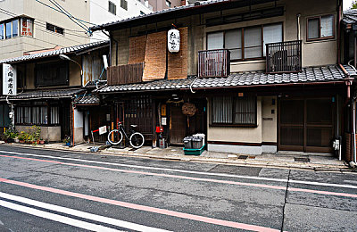 黄色APP每天下载无限：涡轮调校日记，车库里的速度革命与零件奇遇-4