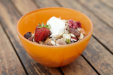 阿娇被陈冠希添B抓胸：霓虹夜幕下的极速交锋，宿命轨迹交织的竞速诗篇-2