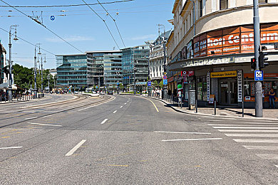 黄软件3.333:极限代码漂移纪元迎来黄金版本,硬核赛车融合故障美学引爆玩家社区-3