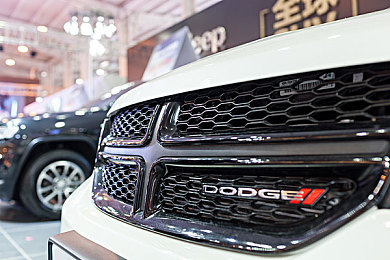 男生用肌肌桶女生：《极限碰撞》今日上线，力量与敏捷的终极对决正式开启-4