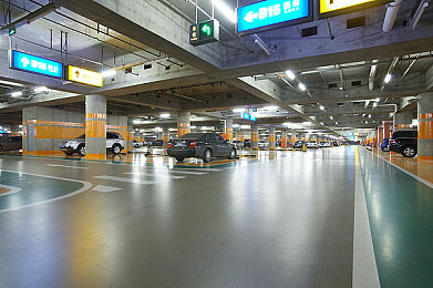 男同打扑克剧烈运动：策略与极速交锋，卡牌驱动赛车新体验