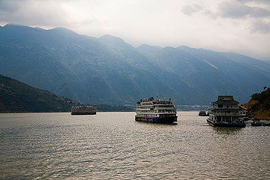 老师的免子：粉红座驾暗夜驰骋，双重身份校园冒险之旅-2