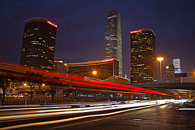 黄色软件3.06：当编程逻辑与赛车调校在虚拟赛道共舞-3