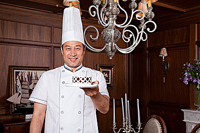 艳女 直播：极速幻影，全息车手与赛博轨道的星途狂飙-2