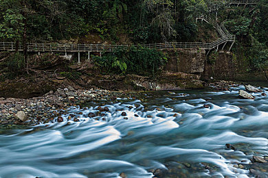 无翼乌邪：水墨引擎轰鸣，灵兽竞速引爆东方玄幻新赛道-3