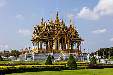 美女脱衣服App：竞速新体验，时尚换装与赛道激情的创意融合-4