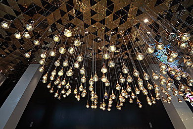 国产真实乱伦：引擎与传承，华驰家族的技术革新之路-2