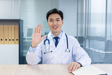 《两个男军官的爱情故事》：战火中的禁忌之恋，钢铁座舱内的柔情驾驶旅程-2