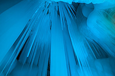 两年半色板网站：极速美学，色彩征程的漫长诗篇-4