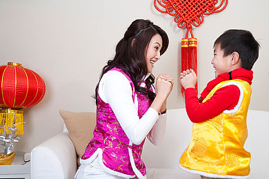 黄色.www:科幻竞速新作数据隧道极速协议上线,驾驭数据流在虚拟赛道狂飙-5