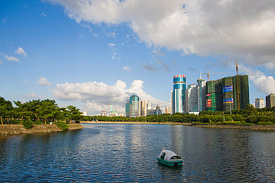 水蜜桃成人av：蜜都幻驾，未来情缘与悬谜之旅