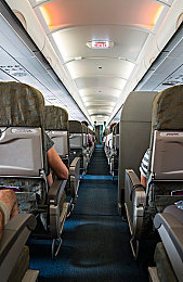 卡在洗衣机的女孩：当解谜邂逅荒诞，智能助手被困漩涡装置引发伦理深思-4