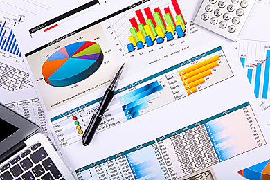 让女按摩师摸  好爽：极速狂飙后的专业理疗，沉浸式体验驾驶与放松的艺术-2