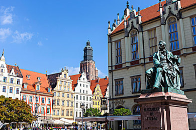 国内AV电影：国产赛车游戏新作发布，驾驶与拍摄融合呈现工业美学之旅-2