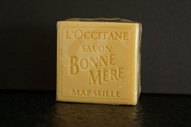 18款黄色软件:疾驰金辉,赛道上的视觉交响诗篇-3