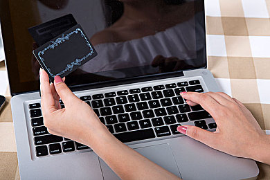 天天干,天天添,天天日：《极限竞速：地平线》设计解析，每日登录如何成为玩家驾驶仪式-2