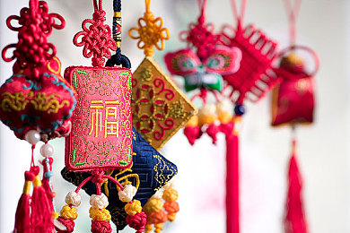 男生怼女生定眼子：赛道无声的博弈，用凝视预判每一次弯道攻防-4