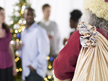 男女插鸡鸡软件：极速芯片，欢乐双驱，未来都市竞速大冒险-2