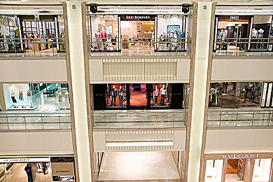 操死你软件：硬核赛车模拟新作问世，真实物理引擎挑战玩家驾驭失控极限-2