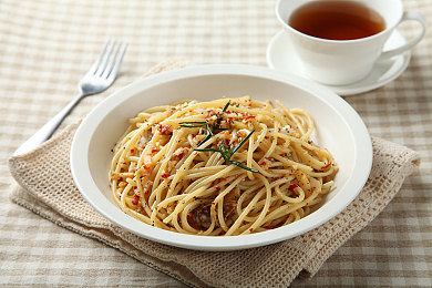 国精产品一区一区三区有伦理剧:极速狂飙中的道德抉择,你的方向盘将驶向何方-5