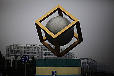 小孩儿和妈妈摘萝卜：田园协奏曲，亲情耕耘的四季诗篇-2