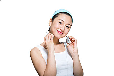 女生把筷子放屁眼里：当日常器物点燃赛道，荒诞改造颠覆极速法则-5