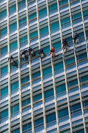 男人用肌肌捅女人肌肌：钢铁猛兽与流线幻影，街头争霸的终极对决攻略
