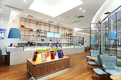 JULIA被黑人玩弄的一部作品：极速暗影，赛道心战，雨夜霓虹下的策略狂飙-2