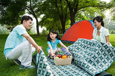 国产av黄色：霓虹幻影疾驰登场，全新超跑引领极速狂飙体验-2