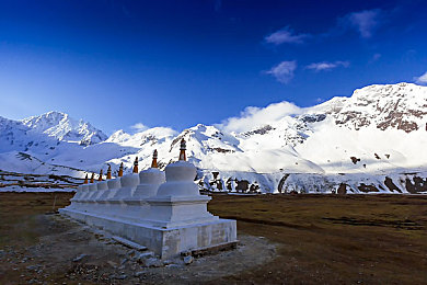 男生和女生一起查查查带疼痛aop：双人协作共克动态难关，极速赛道考验默契与信任-4