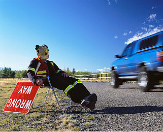 好-色-先-生丅V成人：霓虹都市极速狂飙，赛博朋克竞速新体验-5