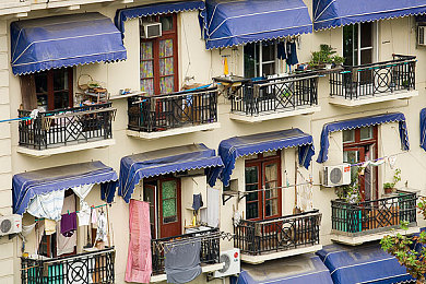 女性裸体APP:极速幻境深度解析,体验艺术化赛车与视觉定制的融合之旅-3